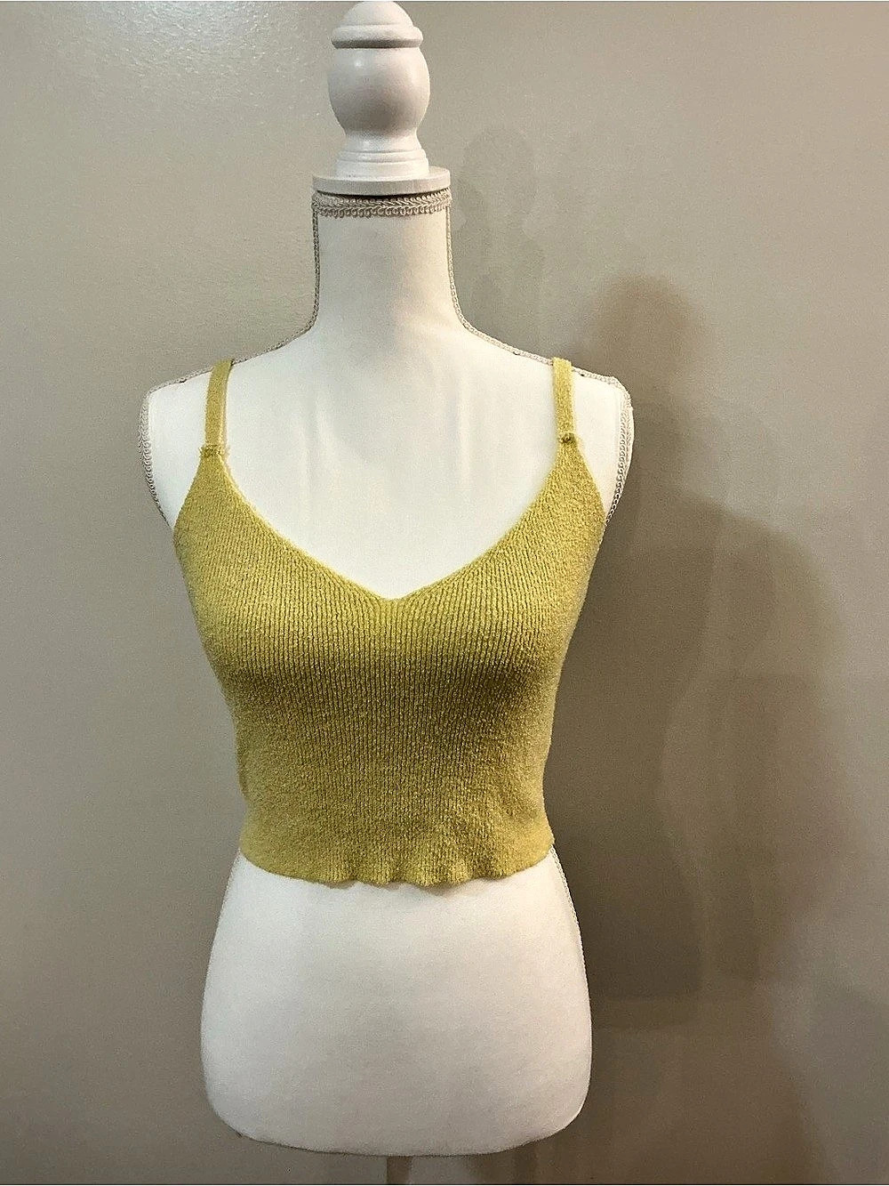 PacSun Cropped Knit Tank in Yellow Like New
